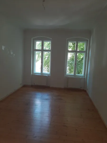 Helle 3-Zimmer-Altbauwohnung mit großem Balkon und Dielenboden in Berlin-Prenzlauer Berg — photo 1